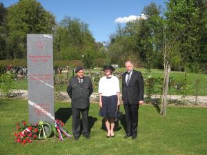 Poklon_padlim_borcem.JPG